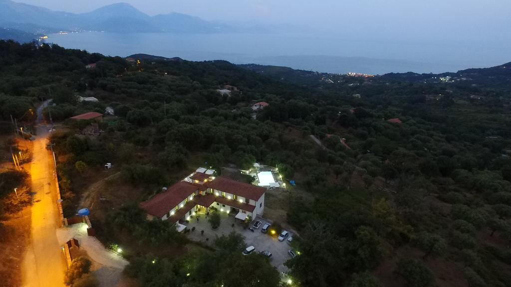 Tenuta Terre Di Bosco Oasi Di Relax Nel Cilento San Giovanni a Piro Extérieur photo