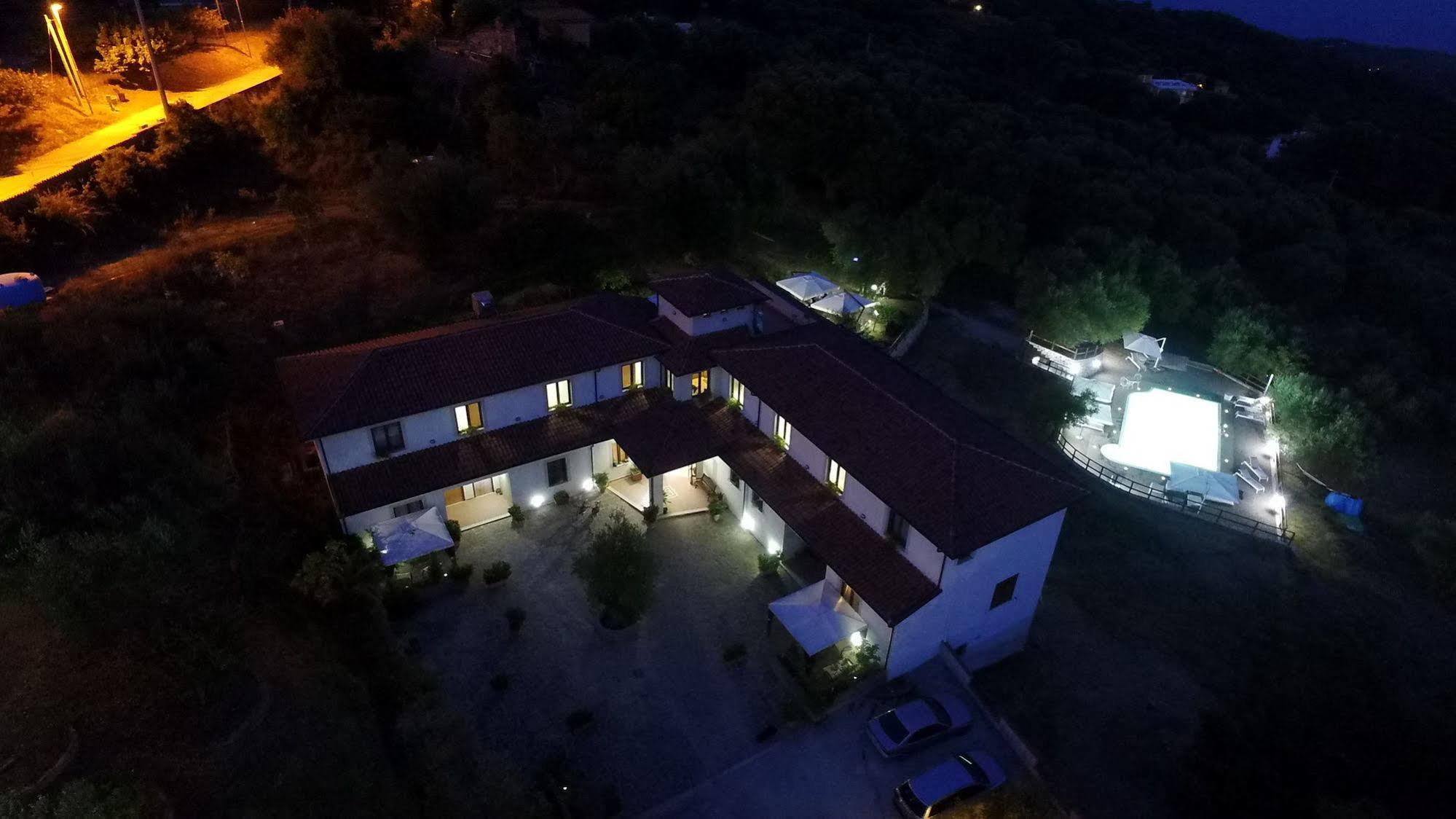 Tenuta Terre Di Bosco Oasi Di Relax Nel Cilento San Giovanni a Piro Extérieur photo
